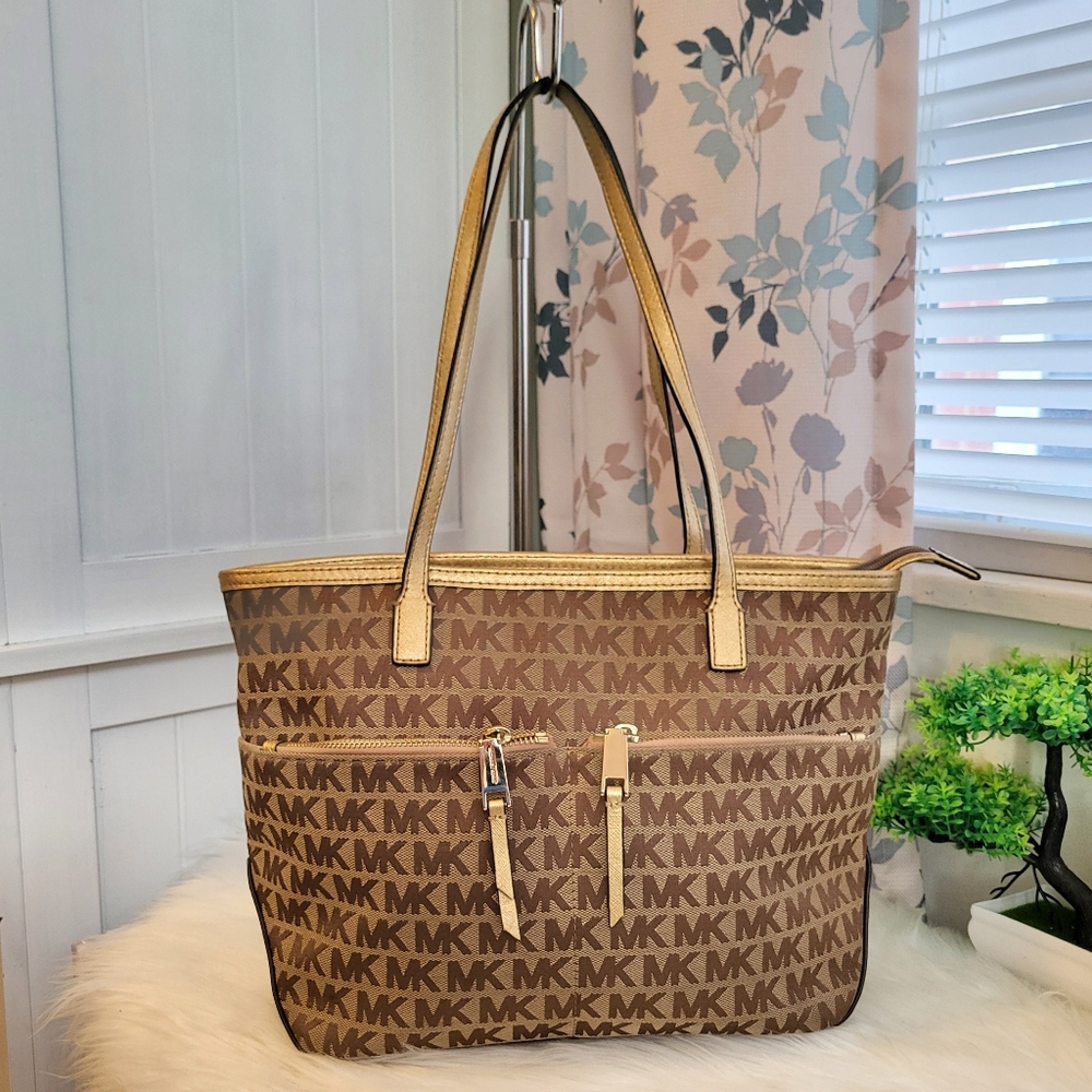 EUC Michael Kors Kempton Signature Tote bag